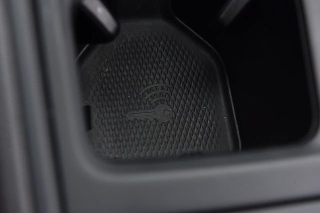 Certified 2025 Volkswagen Tiguan SE FWD image 16