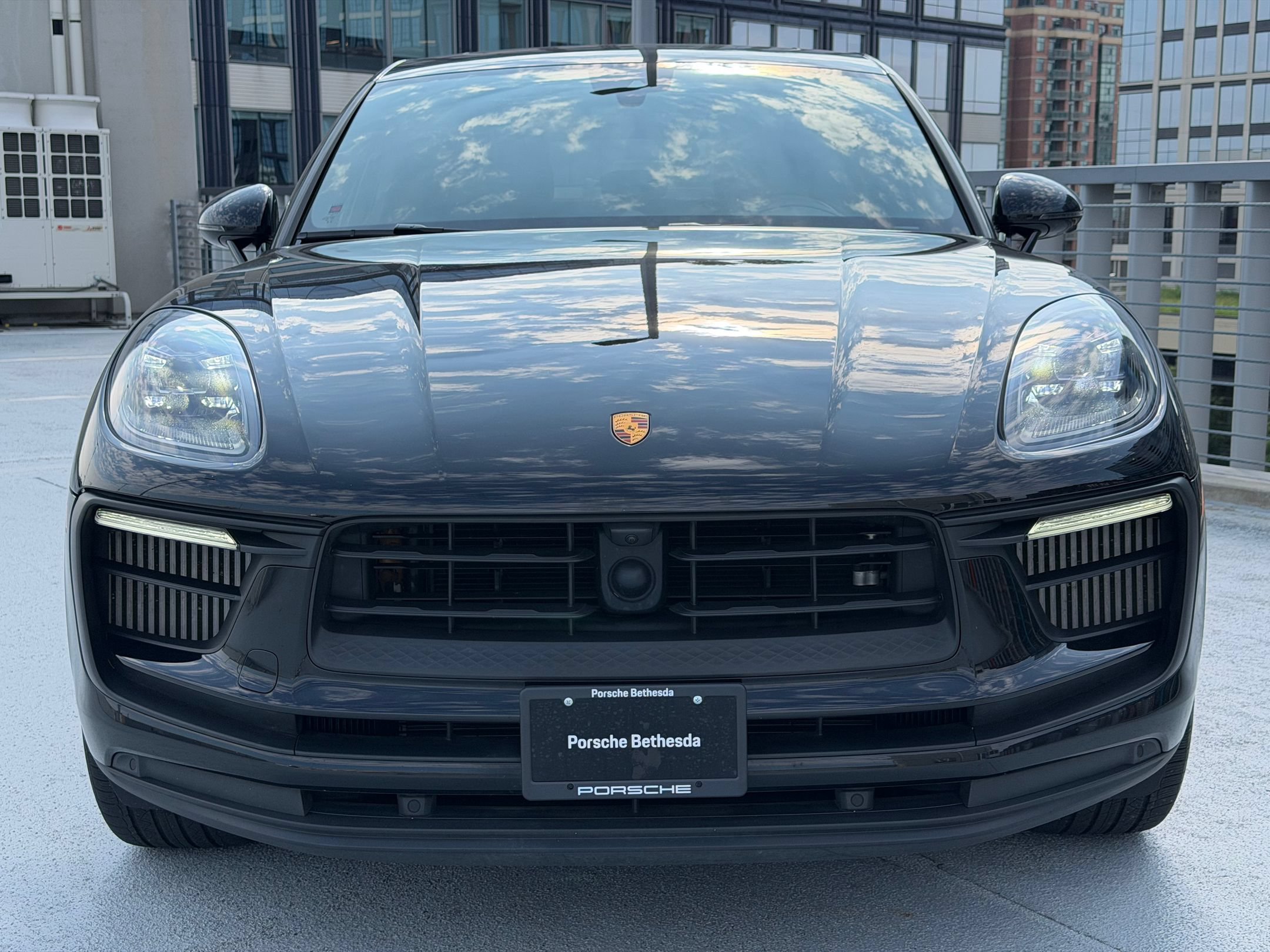 Certified 2024 Porsche Macan S AWD/4WD image 6