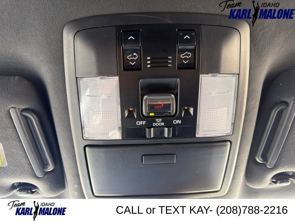 Used 2023 Lexus GX 460 Premium w/ Accessory Package AWD/4WD image 45