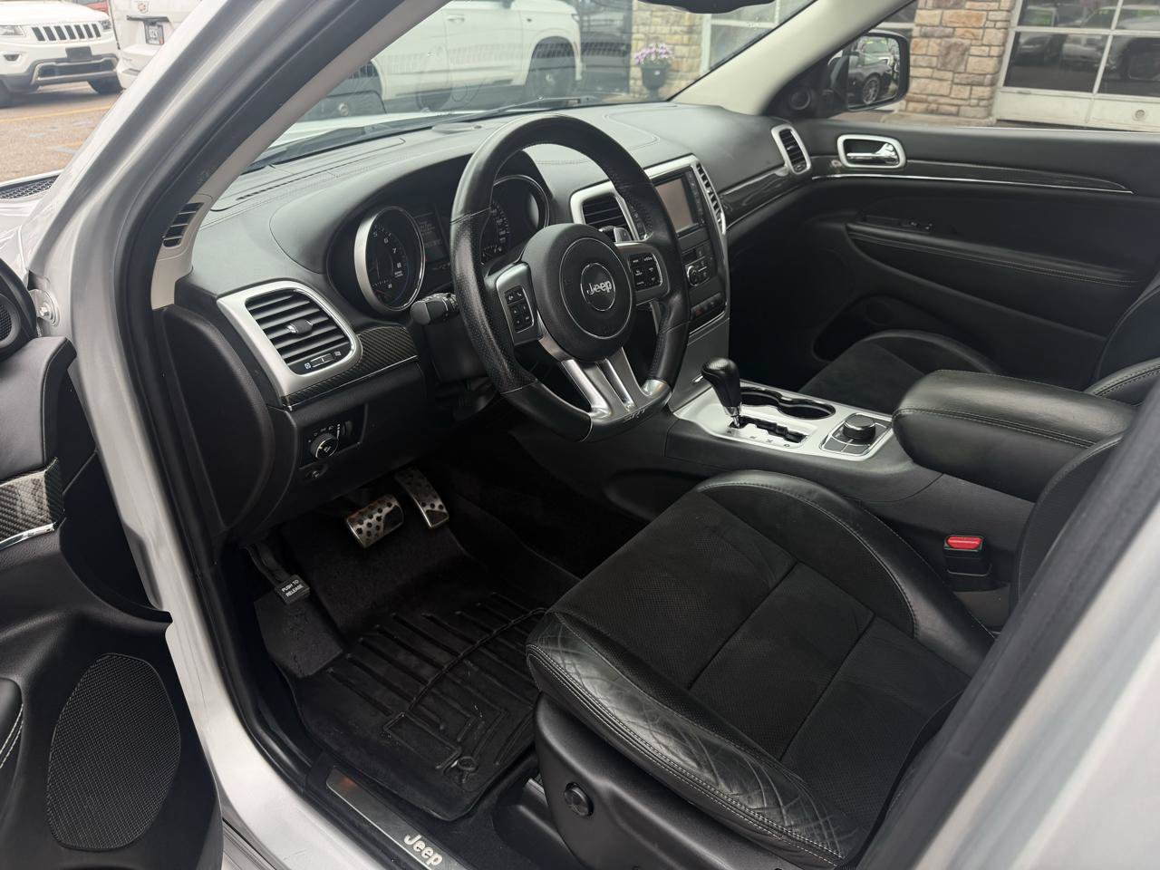 Used 2012 Jeep Grand Cherokee SRT8 w/ Luxury Group II AWD/4WD image 10