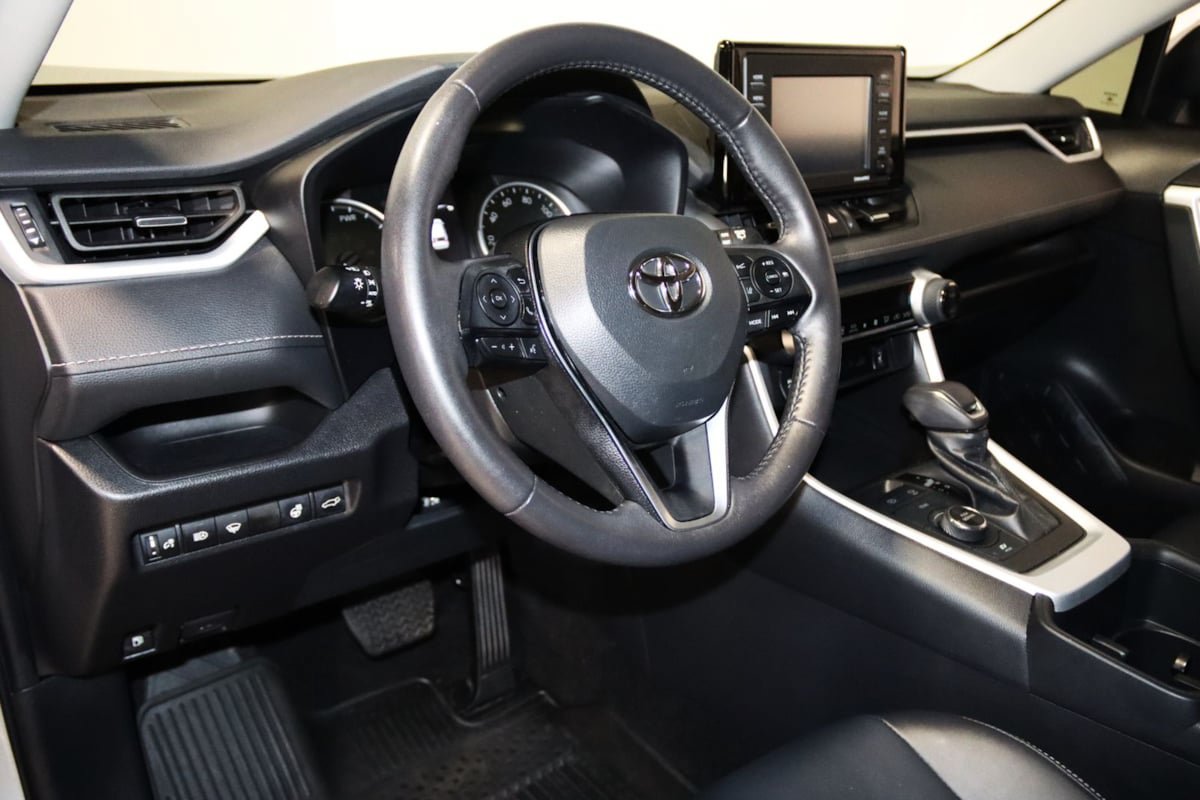 Used 2022 Toyota RAV4 XLE Premium AWD/4WD image 37