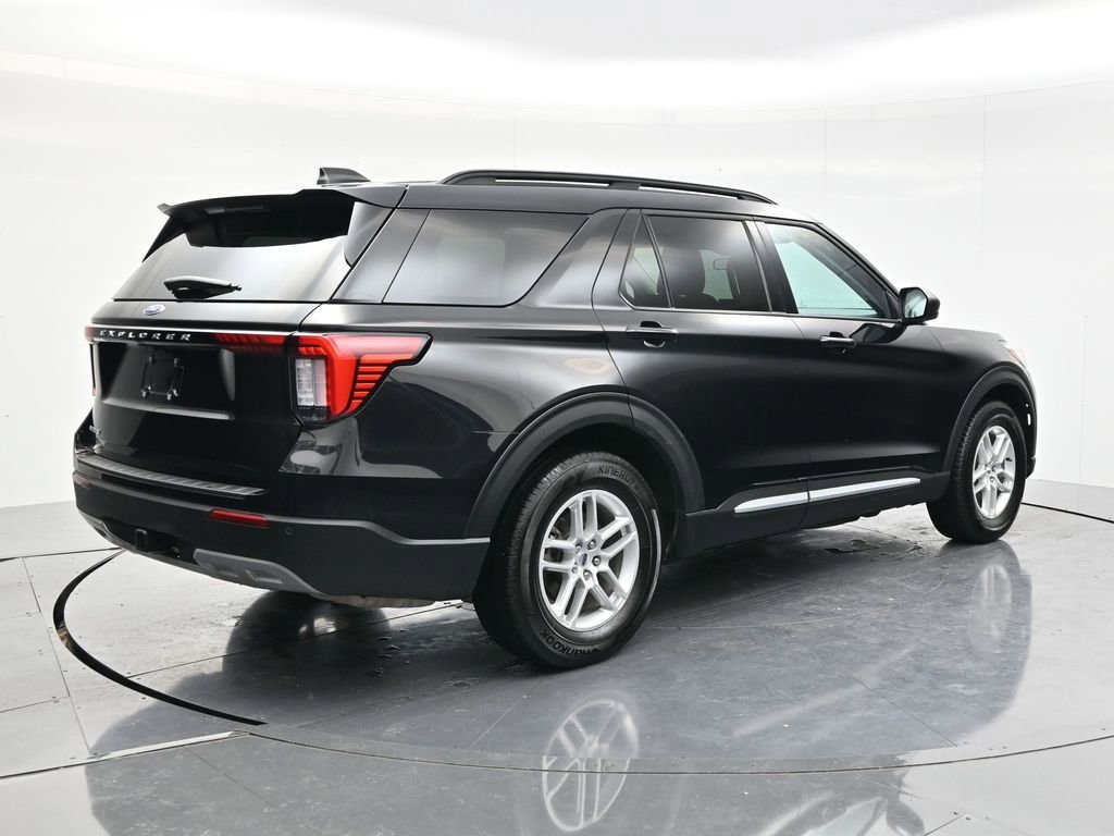 Used 2025 Ford Explorer Active w/ Active Comfort Package RWD image 5