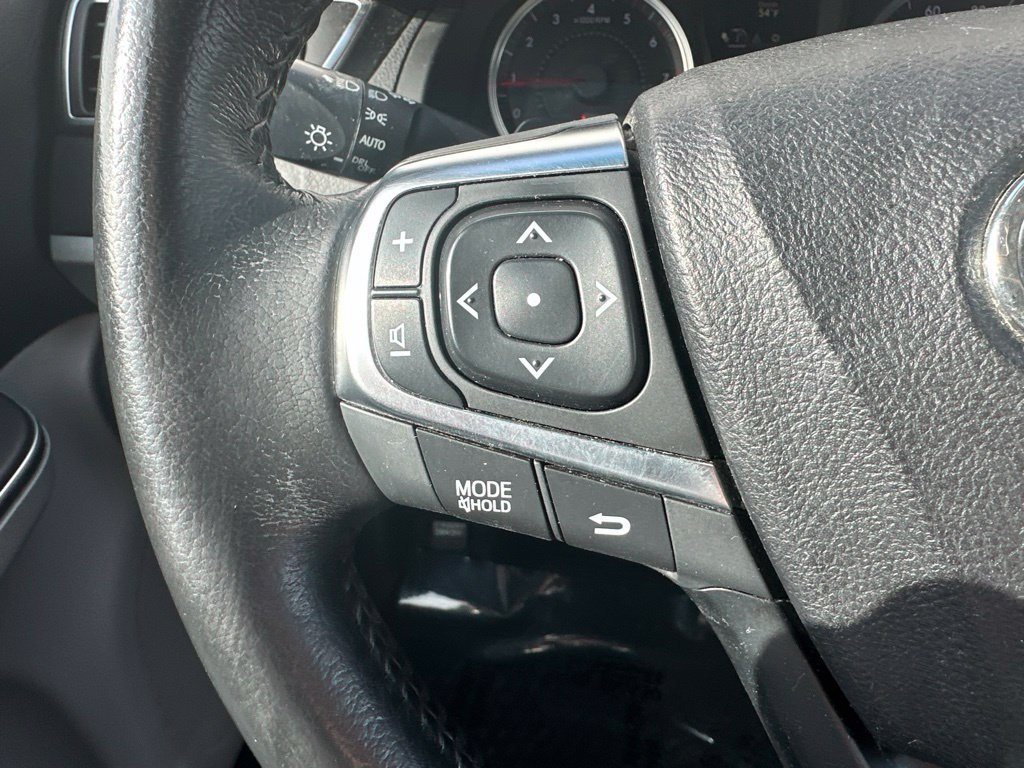 Used 2015 Toyota Camry SE FWD image 36