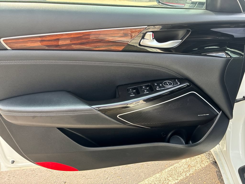 Used 2019 Kia Cadenza Technology FWD image 11