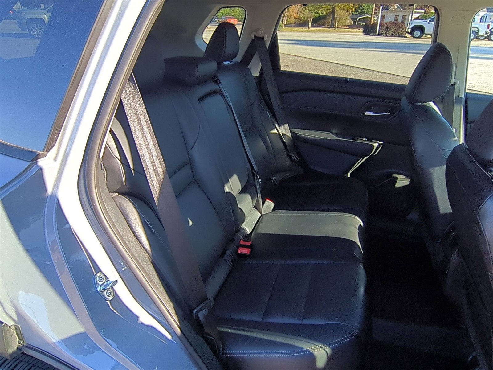 Used 2024 Nissan Rogue SL w/ SL Premium Package image 27