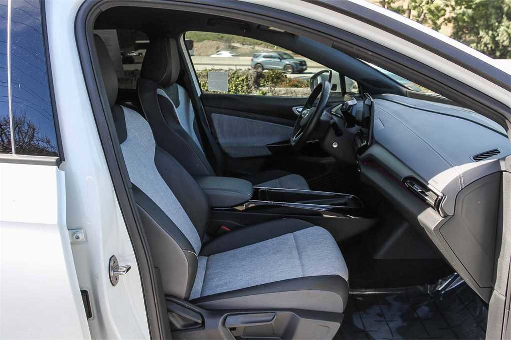 Used 2023 Volkswagen ID.4 Pro image 17