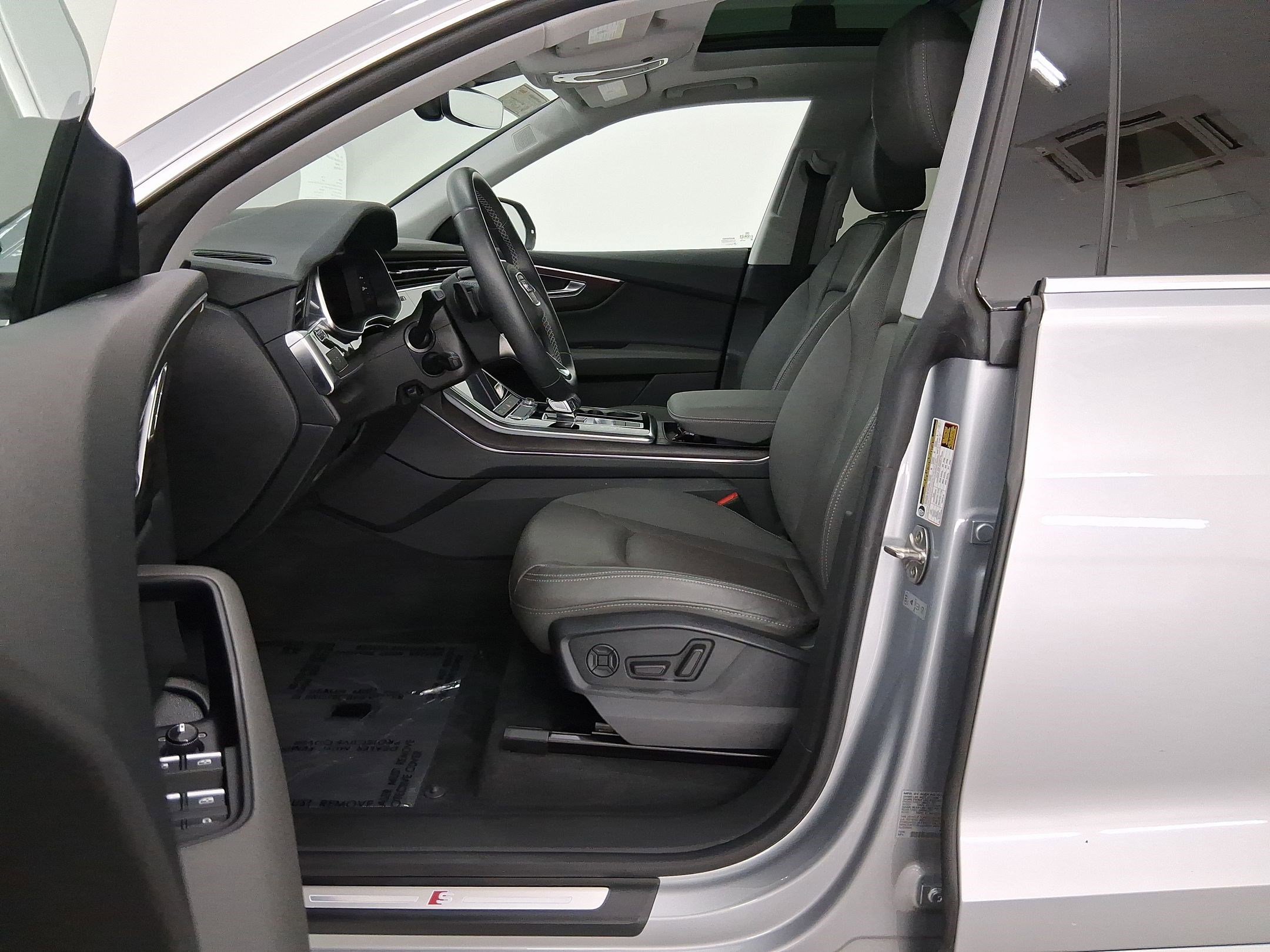 Used 2022 Audi Q8 Premium Plus image 5