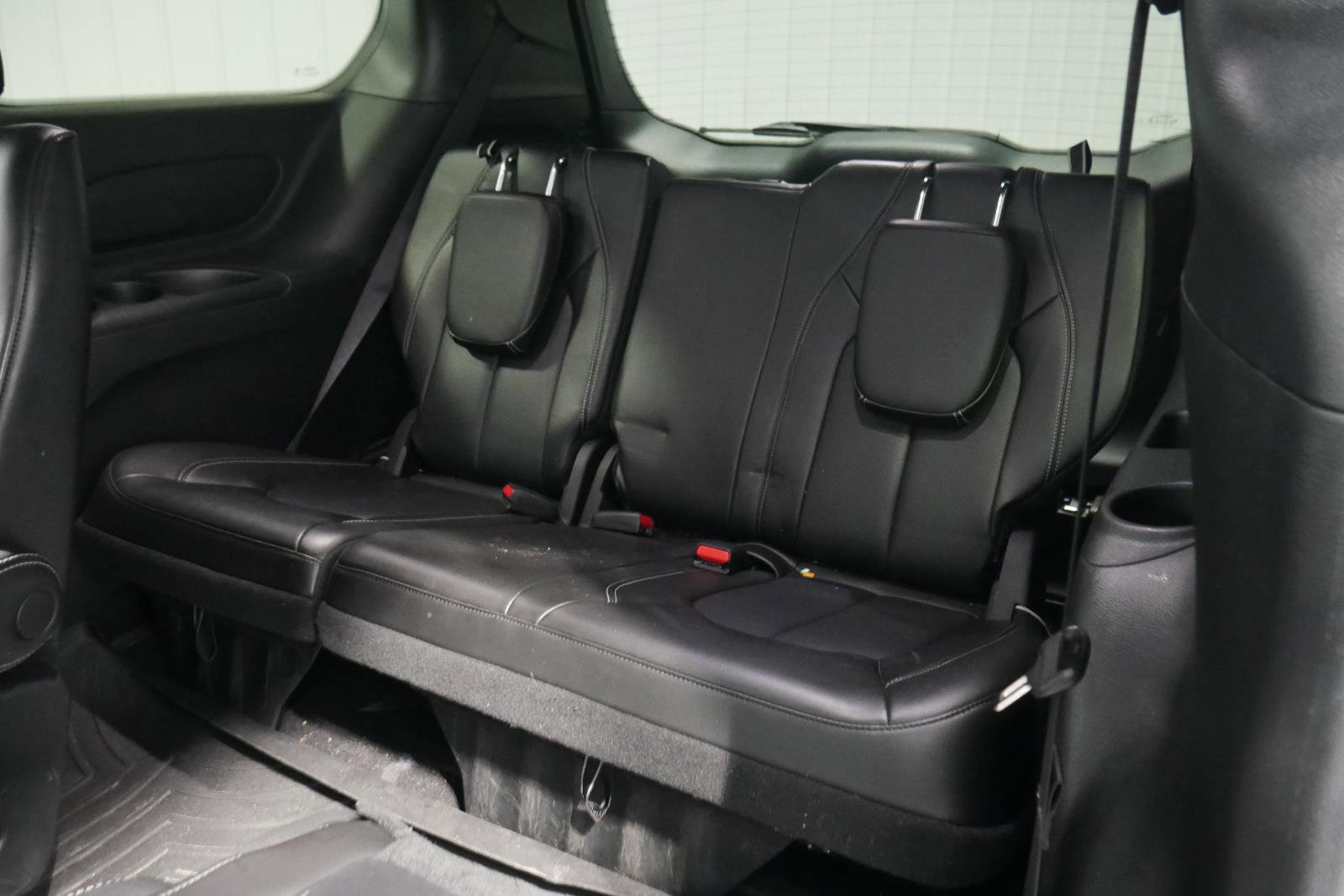 Used 2023 Chrysler Pacifica Touring-L w/ S Appearance Package image 13