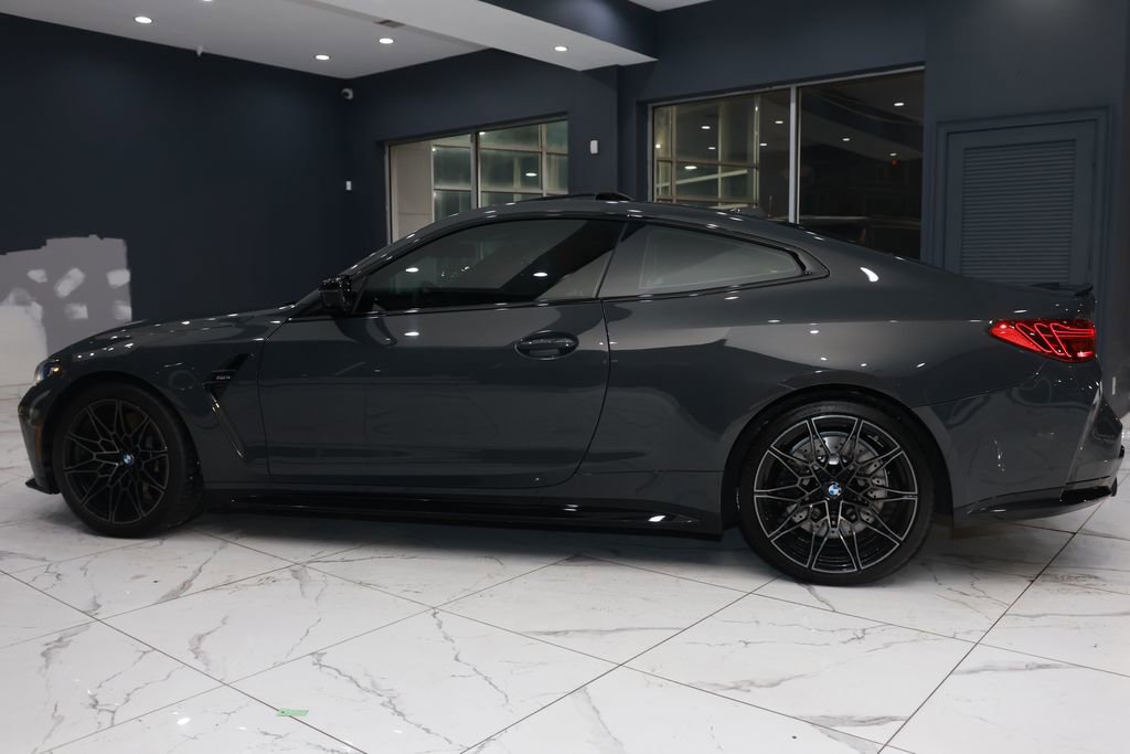 Used 2025 BMW M4 Coupe w/ Executive Package image 5