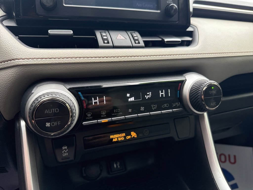 Used 2019 Toyota RAV4 XLE Premium image 31