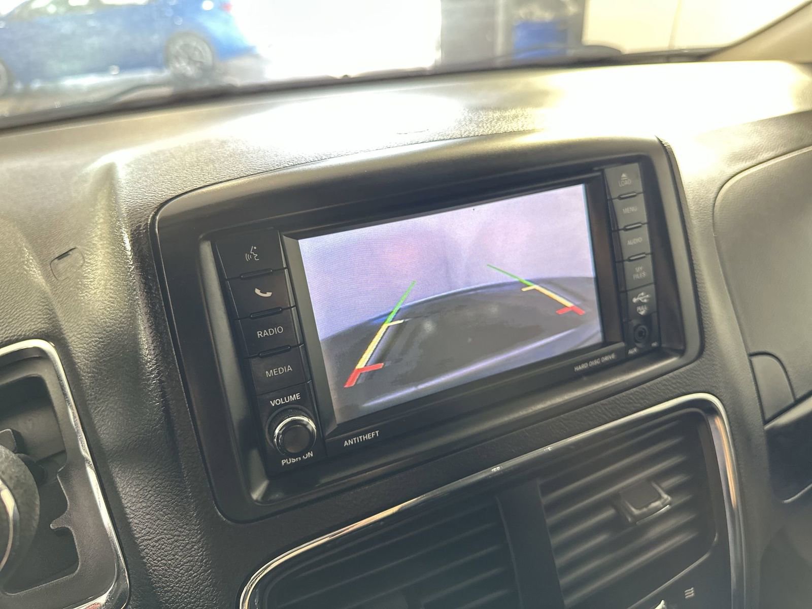 Used 2019 Dodge Grand Caravan SE image 17