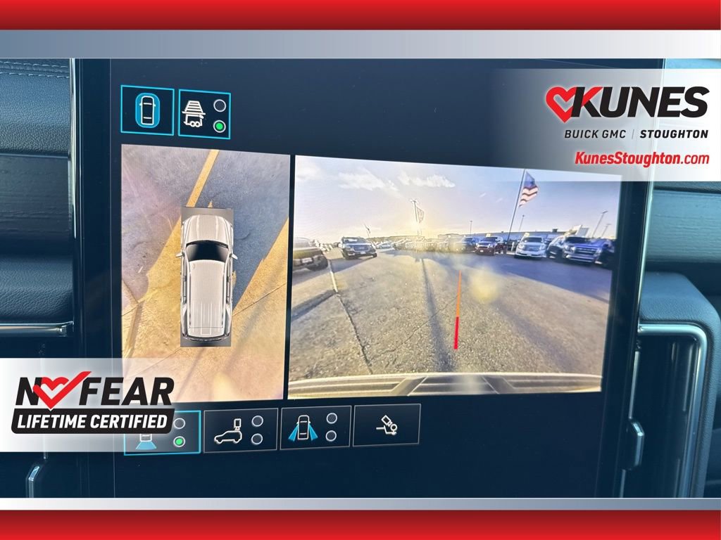 Used 2025 GMC Yukon Denali image 32