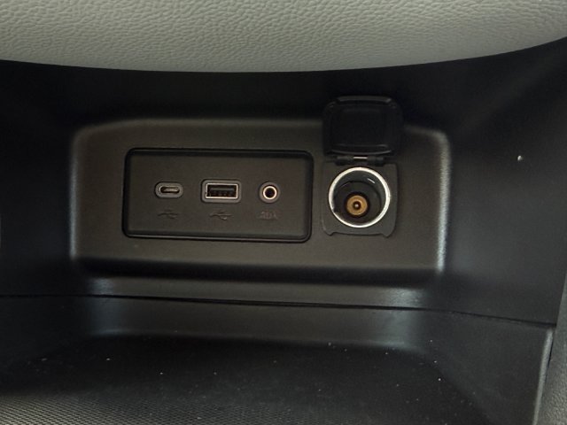 Used 2024 Chevrolet Equinox LT FWD image 23