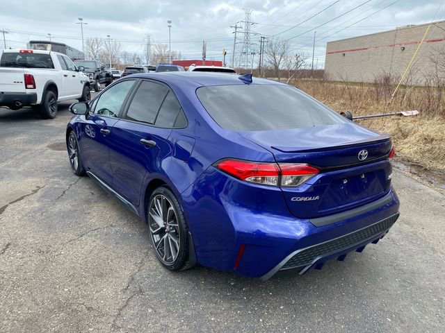 Used 2022 Toyota Corolla SE w/ SE Premium Package image 3
