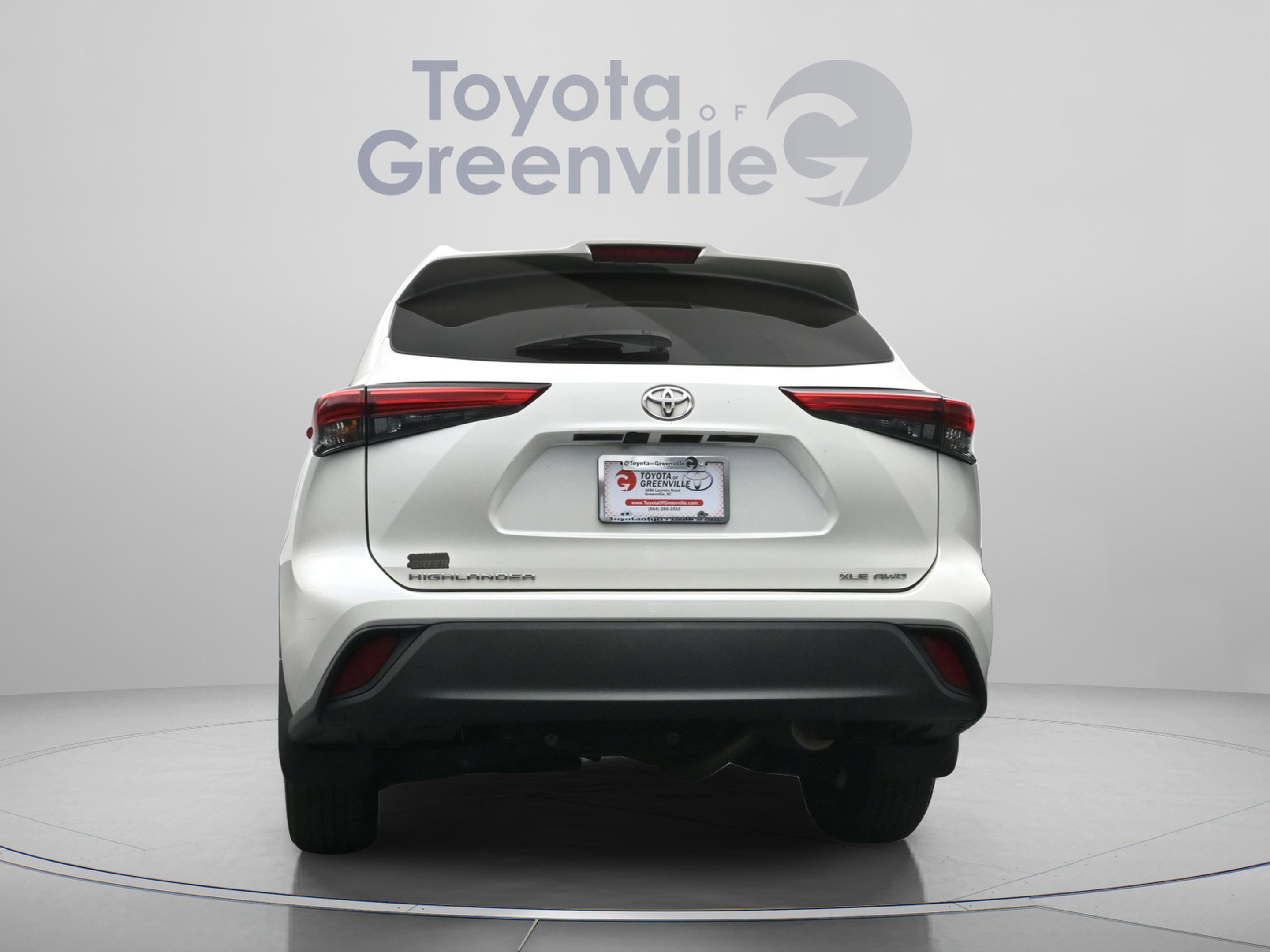 Used 2020 Toyota Highlander XLE AWD/4WD image 11