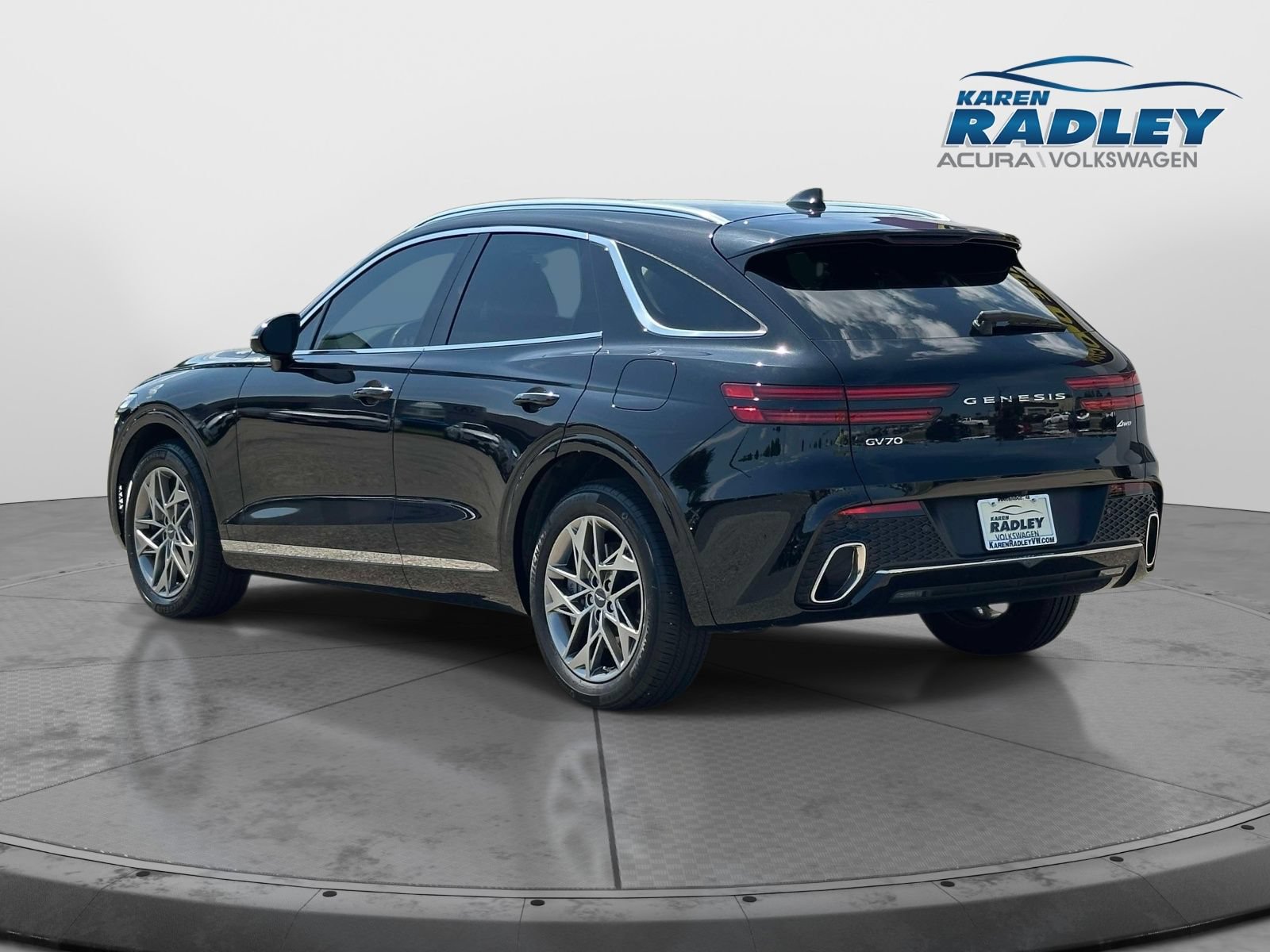 Used 2025 Genesis GV70 2.5T w/ Advanced Package AWD/4WD image 4