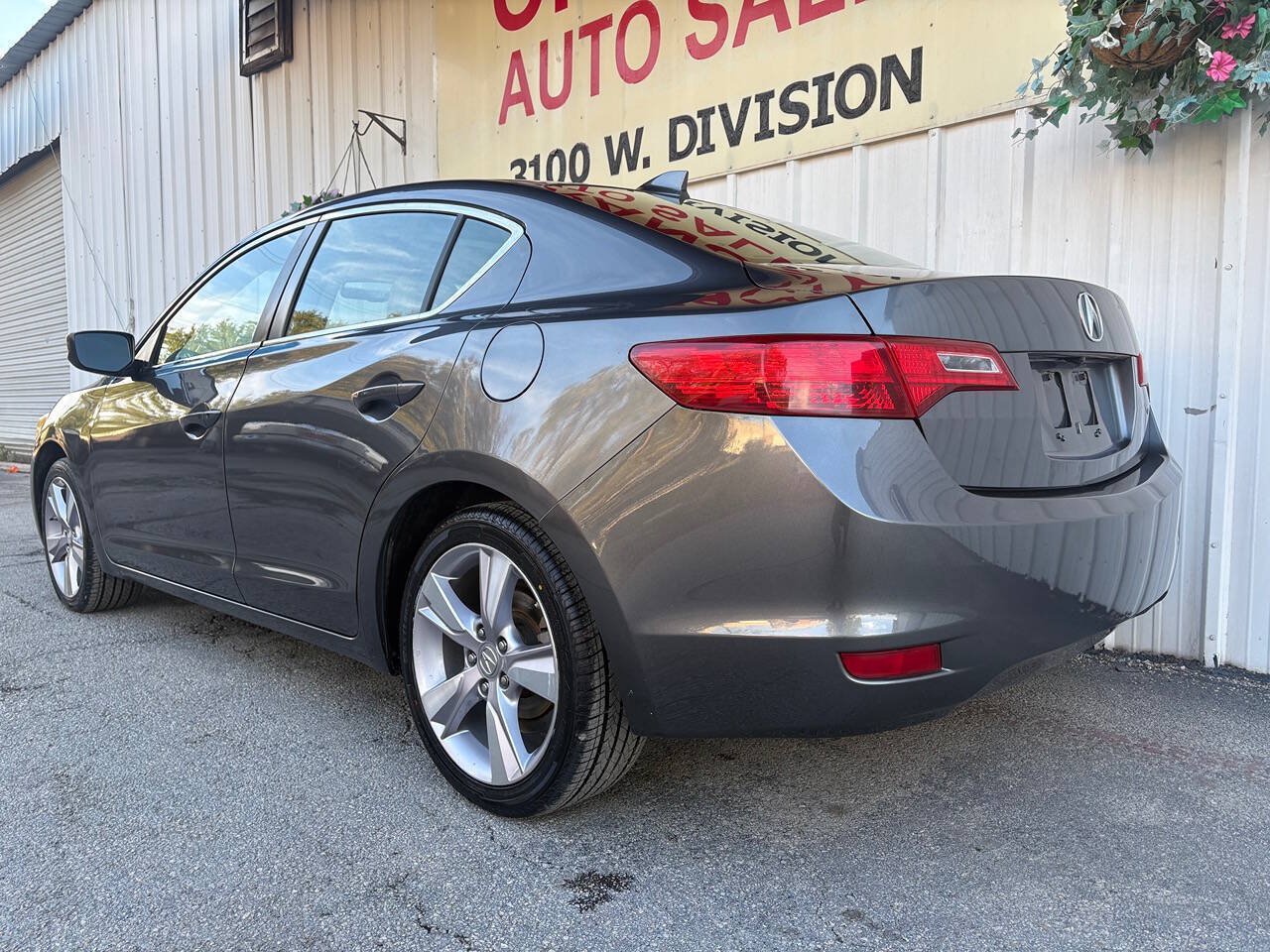 Used 2013 Acura ILX w/ Technology Package FWD image 8