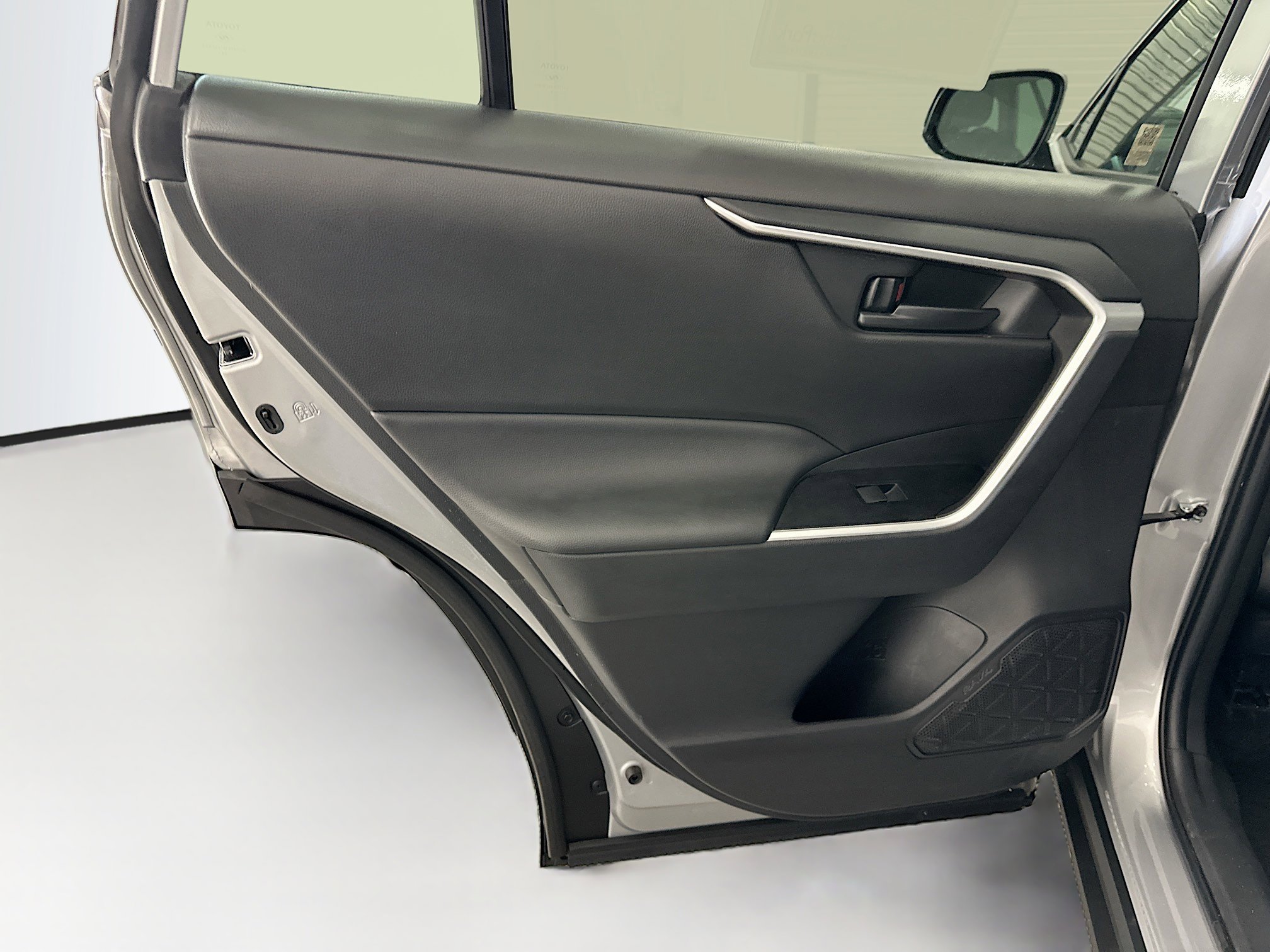 Used 2024 Toyota RAV4 LE image 27