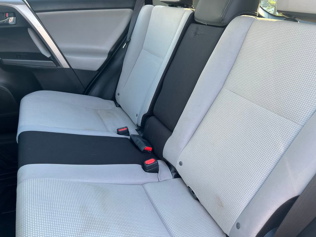 Used 2017 Toyota RAV4 XLE AWD/4WD image 12