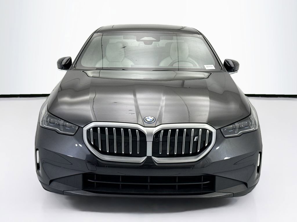 Certified 2026 BMW i5 eDrive40 w/ Premium Package RWD image 2