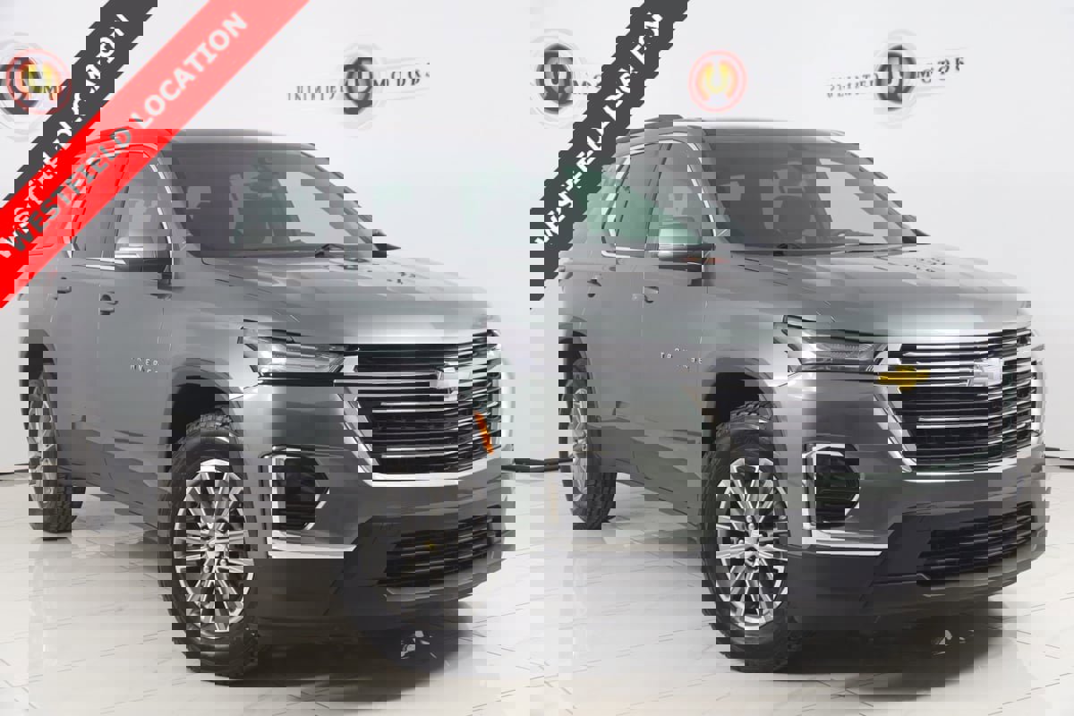 Used 2023 Chevrolet Traverse LT image 1