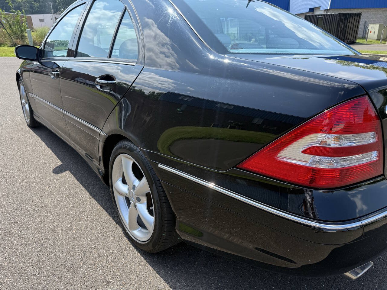 Used 2006 Mercedes-Benz C 230 Sedan w/ Sunroof Pkg image 8