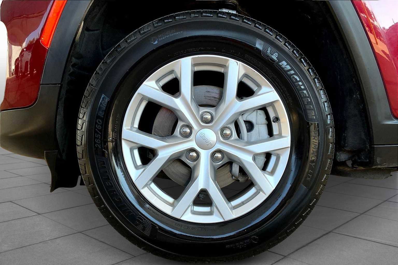 Used 2024 Jeep Grand Cherokee Limited image 10