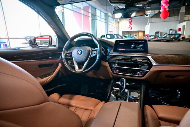 Used 2020 BMW 530i w/ Convenience Package image 26