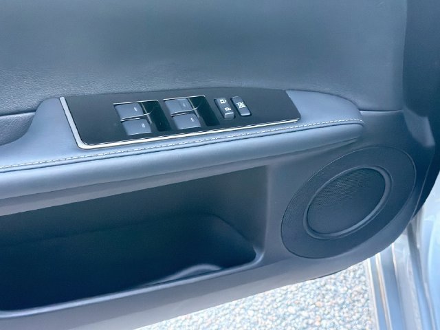 Used 2016 Lexus ES 350 w/ Luxury Package w/Wood Trim FWD image 22