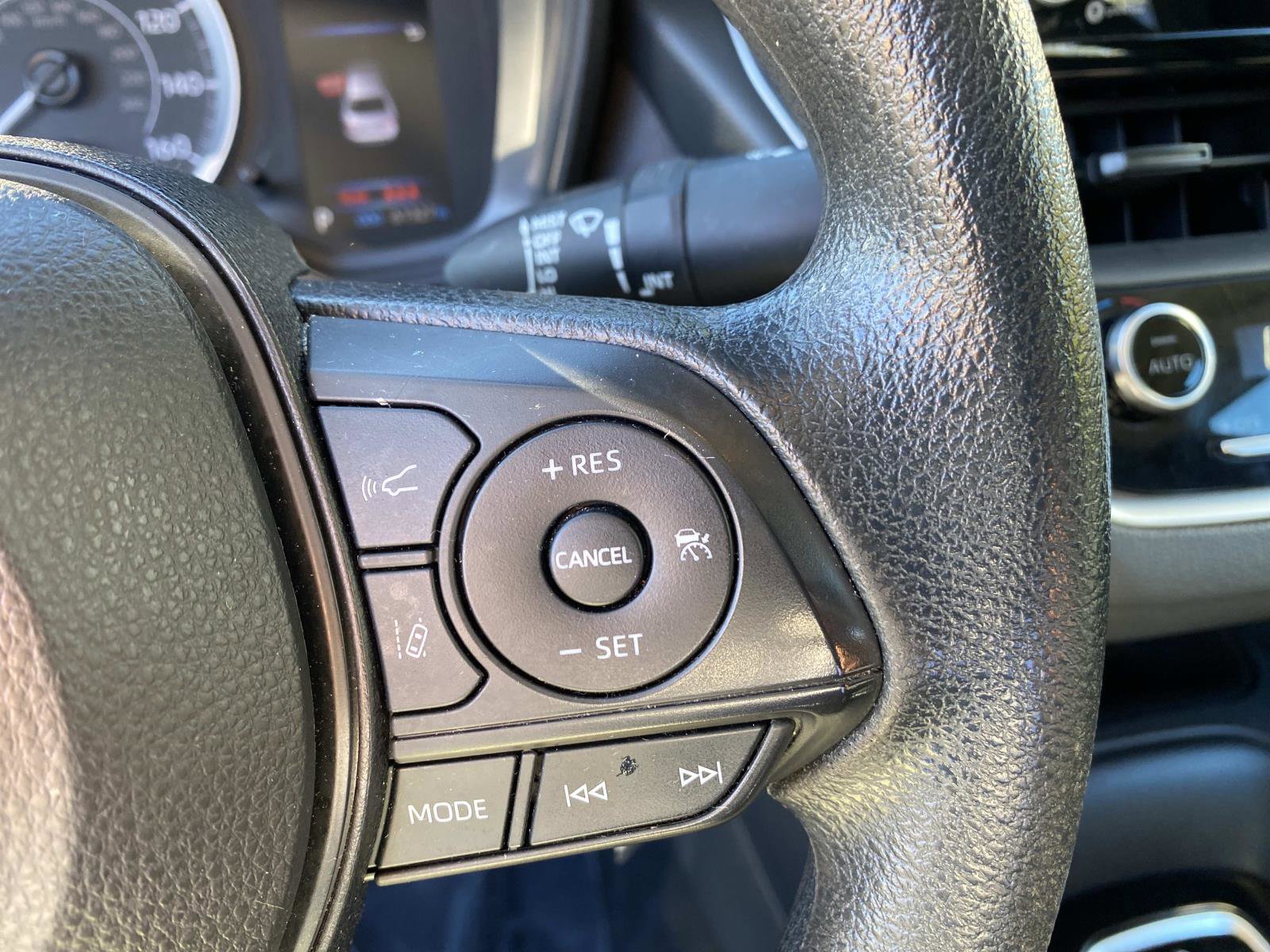 Used 2022 Toyota Corolla LE image 14