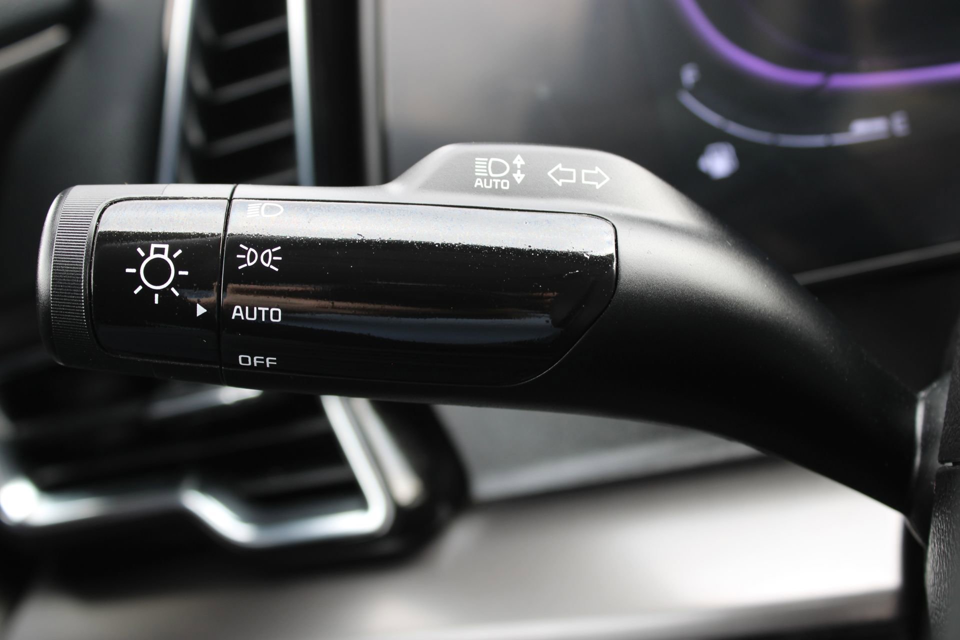 Used 2025 Kia Sportage EX w/ Premium Package image 31