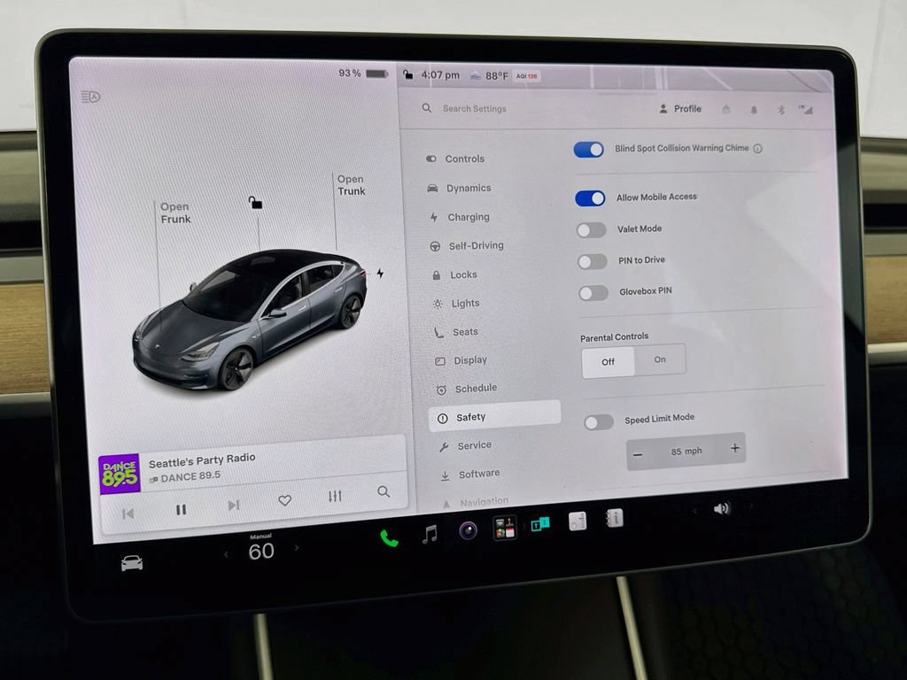 Used 2018 Tesla Model 3 Mid Range RWD image 40