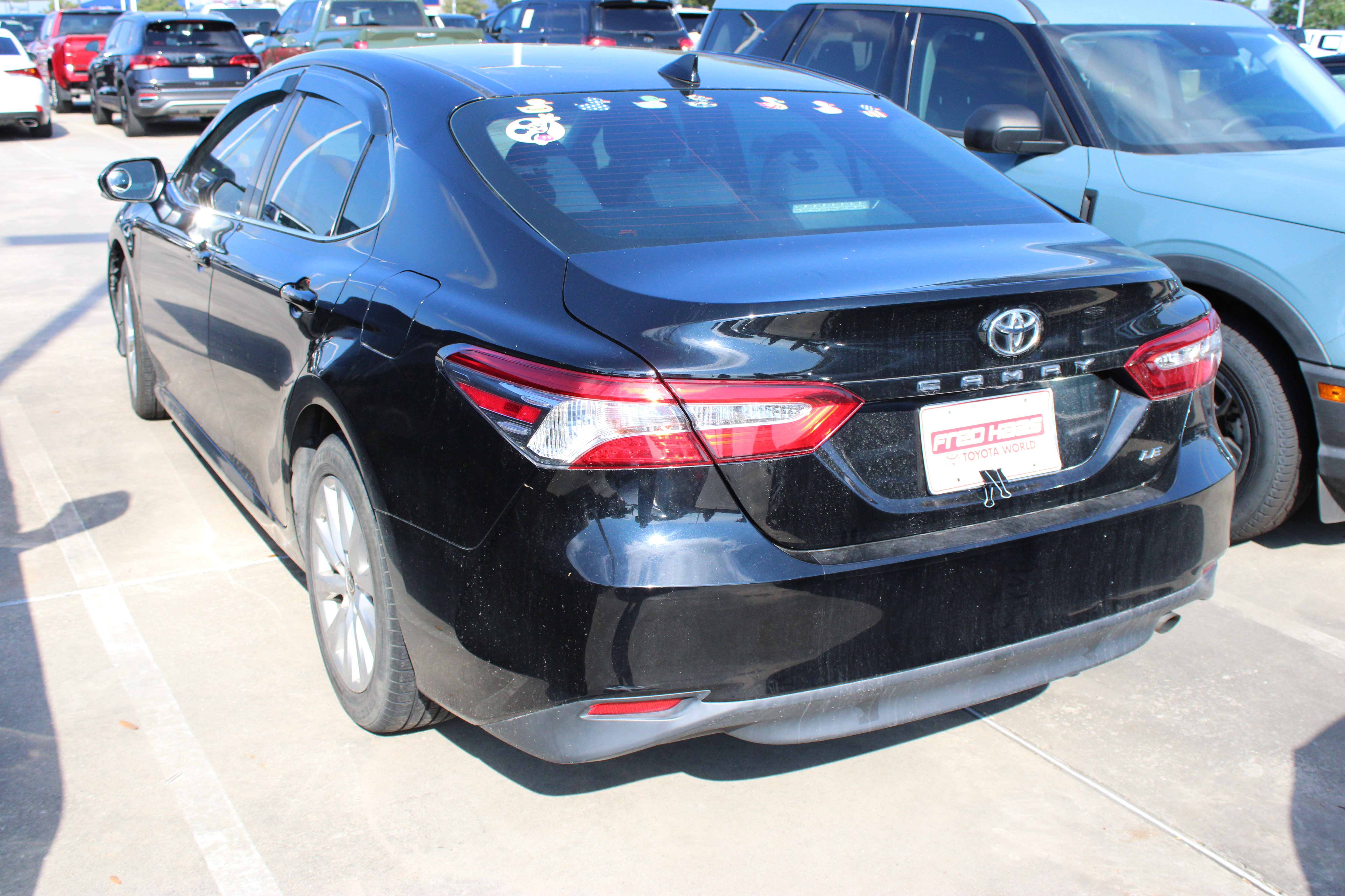 Used 2020 Toyota Camry LE FWD image 7