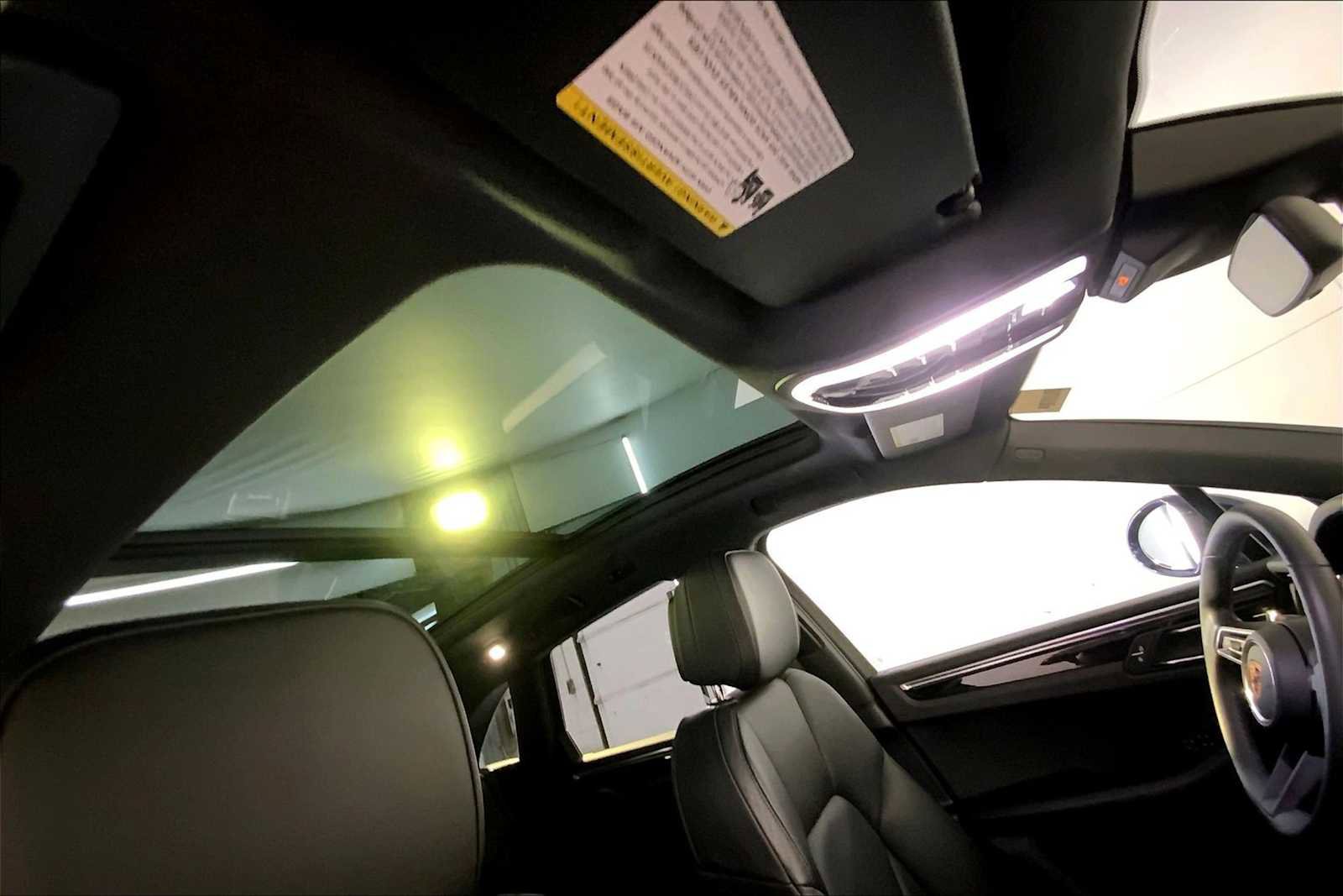 Certified 2024 Porsche Macan image 20