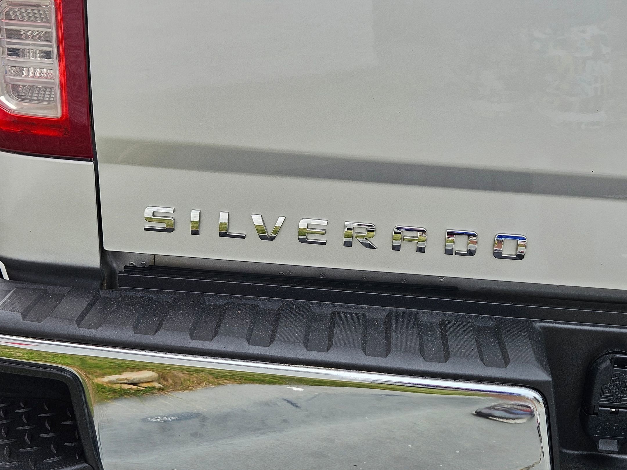 Used 2018 Chevrolet Silverado 1500 LTZ AWD/4WD image 29