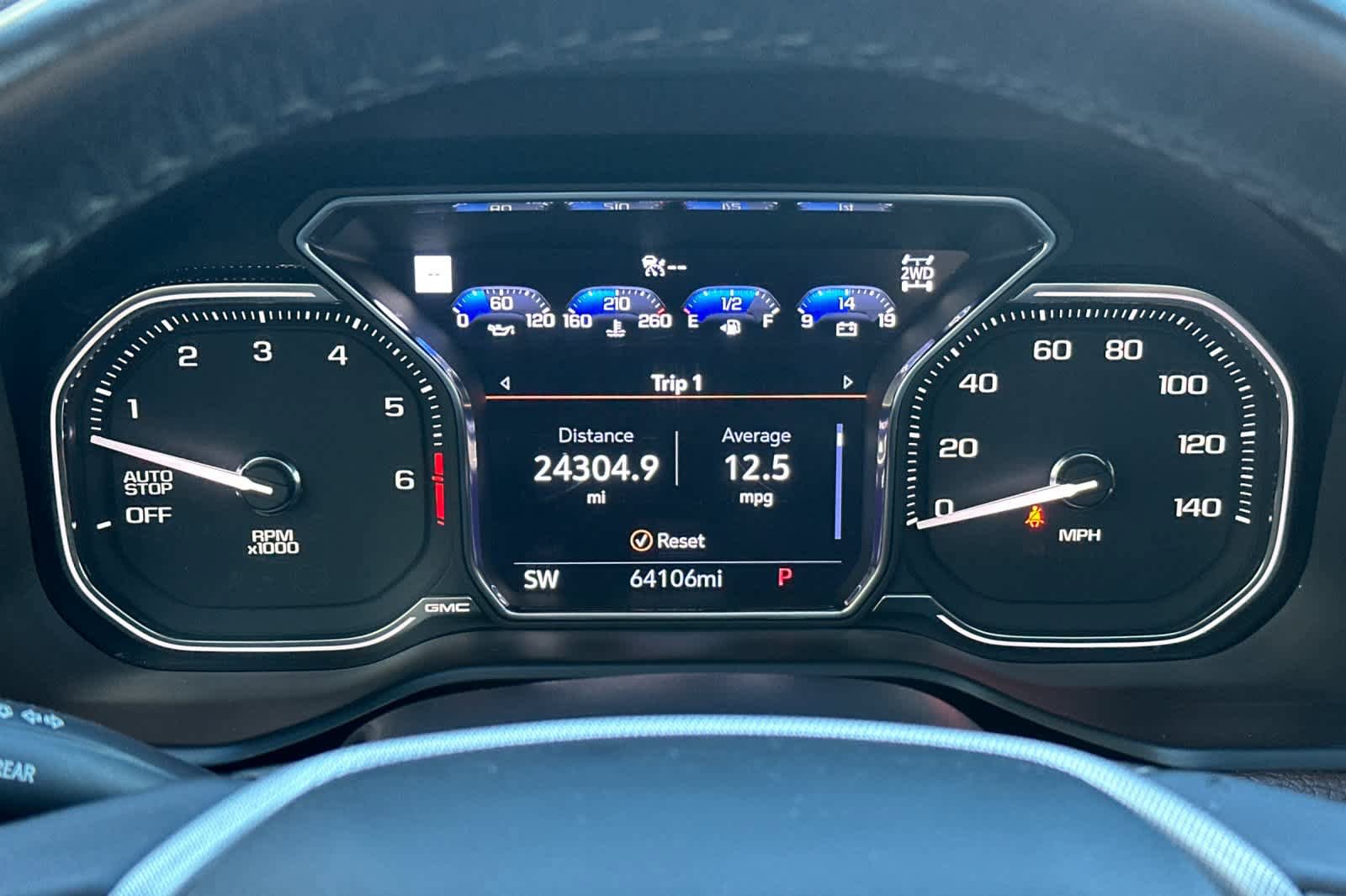 Used 2021 GMC Yukon Denali w/ Denali Premium Package image 6
