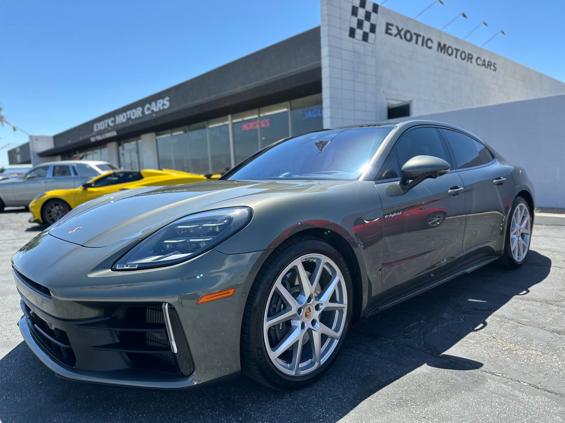 Used 2025 Porsche Panamera 4 AWD/4WD image 1