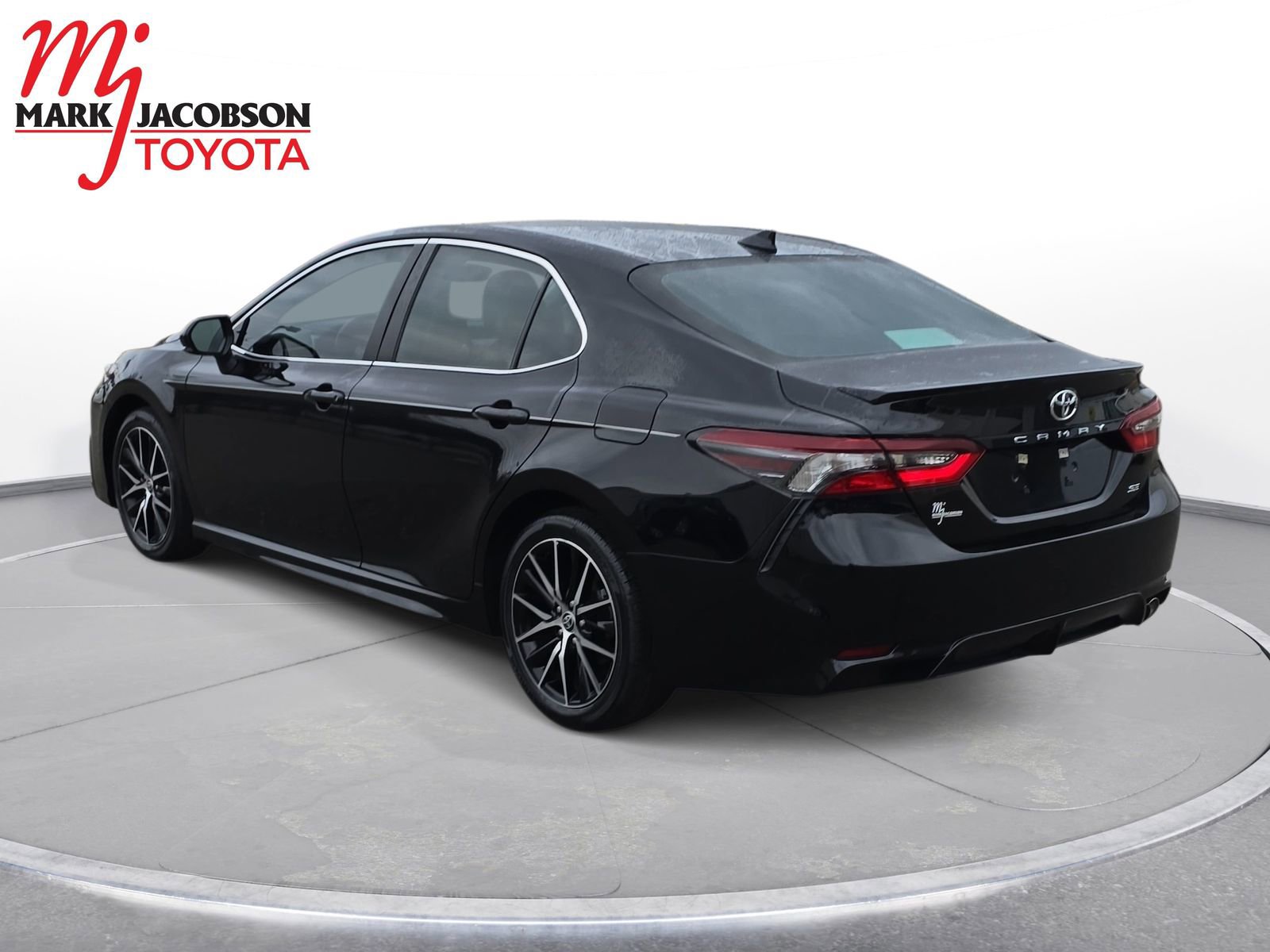 Used 2023 Toyota Camry SE image 13