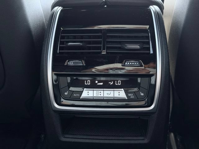 Used 2019 BMW X7 xDrive50i w/ M Sport Package AWD/4WD image 31