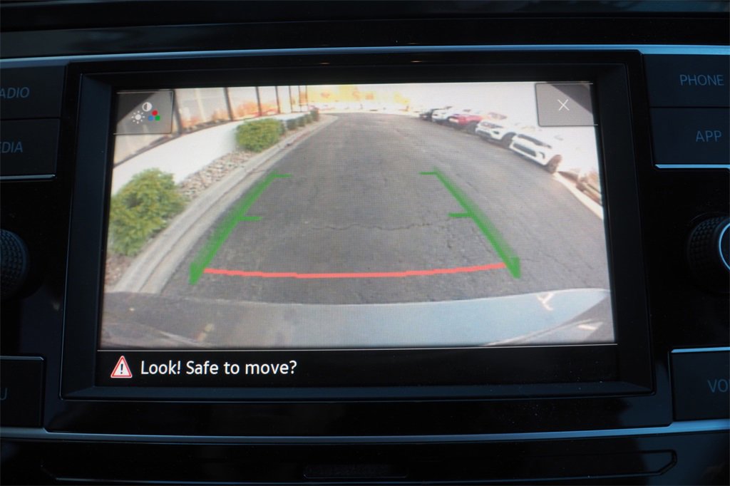 Used 2020 Volkswagen Tiguan S image 13