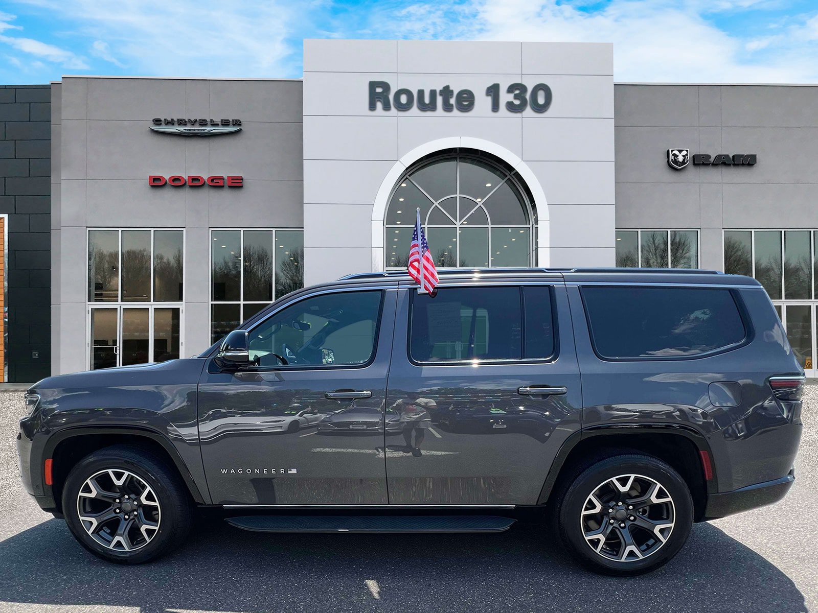 Used 2024 Jeep Wagoneer Series III AWD/4WD image 4