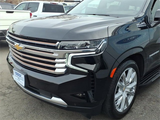 Used 2024 Chevrolet Suburban High Country w/ Advanced Technology Package image 7