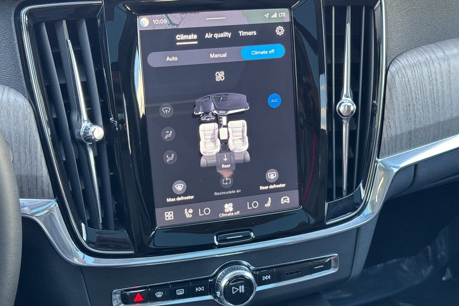 Used 2024 Volvo V90 B6 Cross Country Plus AWD/4WD image 24