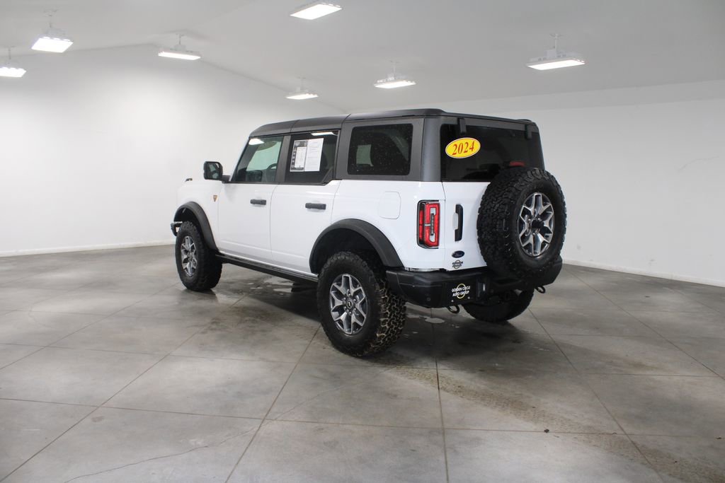 Used 2024 Ford Bronco Badlands image 7