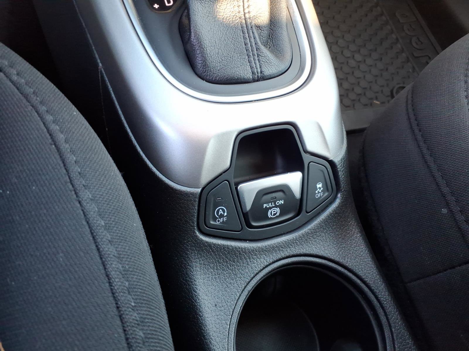 Used 2018 Jeep Compass Sport w/ Tech Group image 20