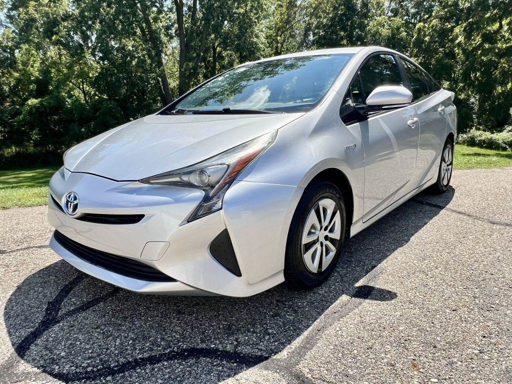 Used 2017 Toyota Prius Three w/ Carpet Mat Package FWD image 1