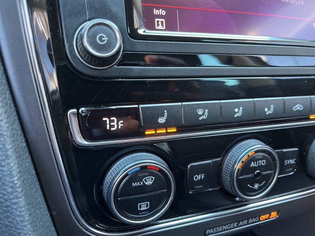 Used 2017 Volkswagen Passat 1.8T R-Line image 59