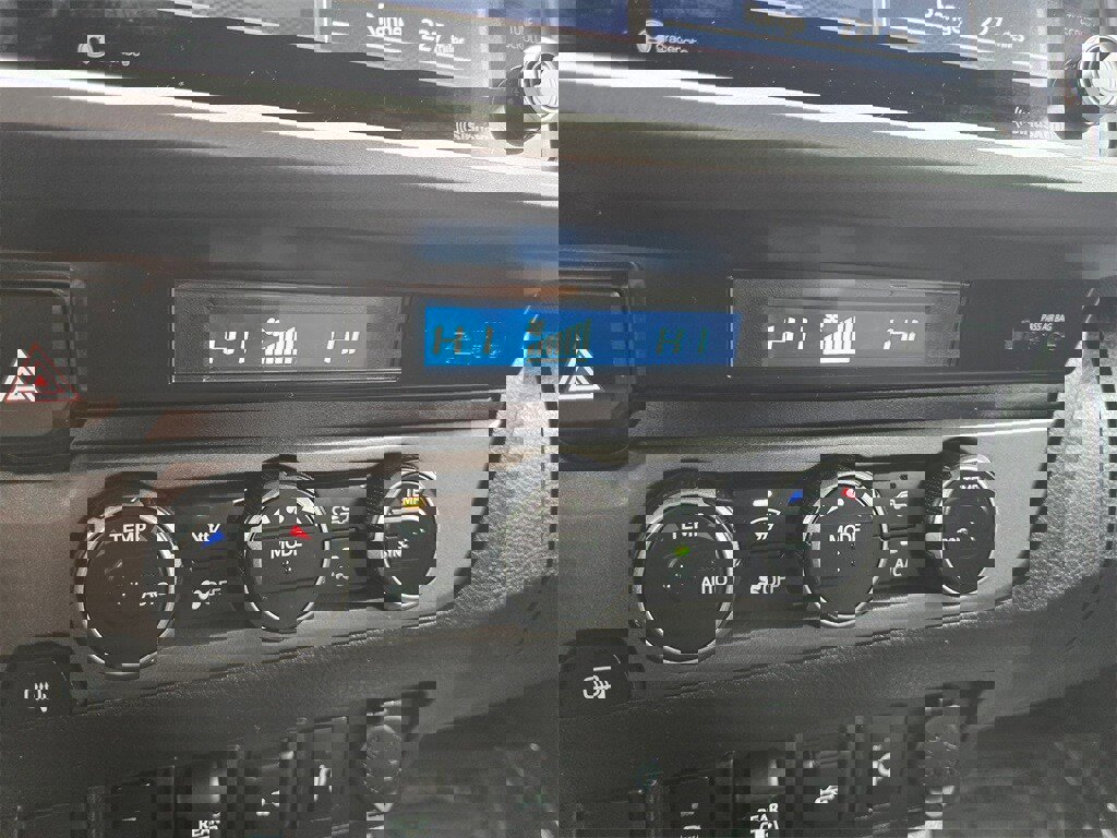 Used 2021 Toyota Tacoma TRD Off-Road w/ Technology Package image 15