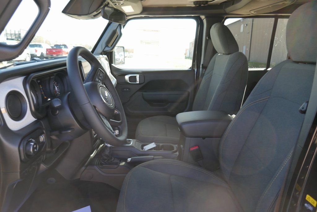 New 2026 Jeep Gladiator Sport image 13