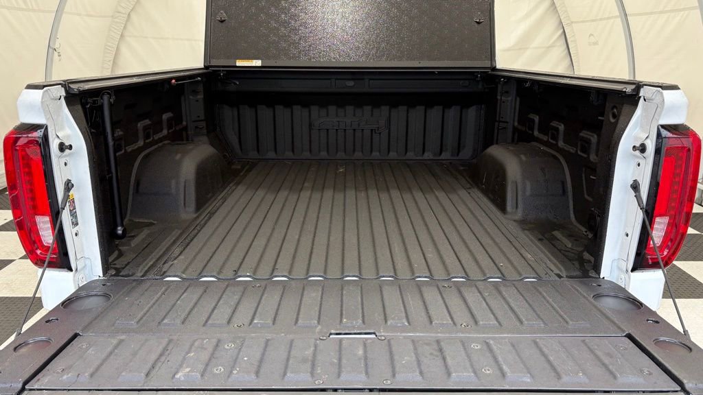 Used 2023 GMC Sierra 1500 AT4 w/ Technology Package image 4